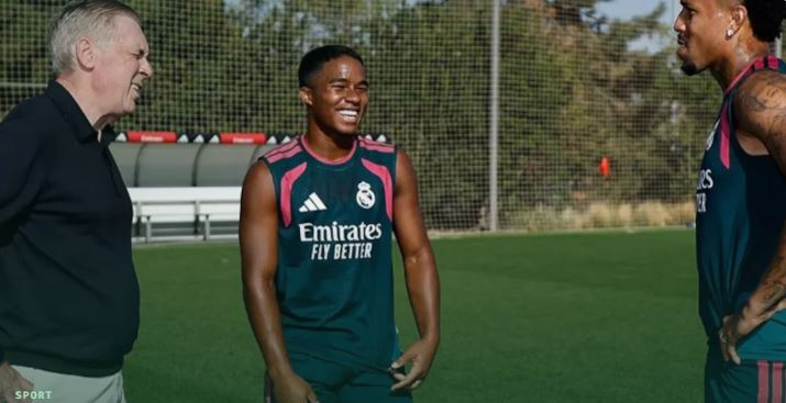 Carlo Ancelotti viziton qendrën stërvitore të Los Blancos