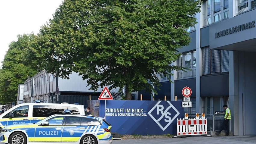 incident-i-ri-ne-gjermani-dy-persona-tentuan-t-u-vene-zjarrin-dy-kompanive-te-mbrojtjes-ne-mynih