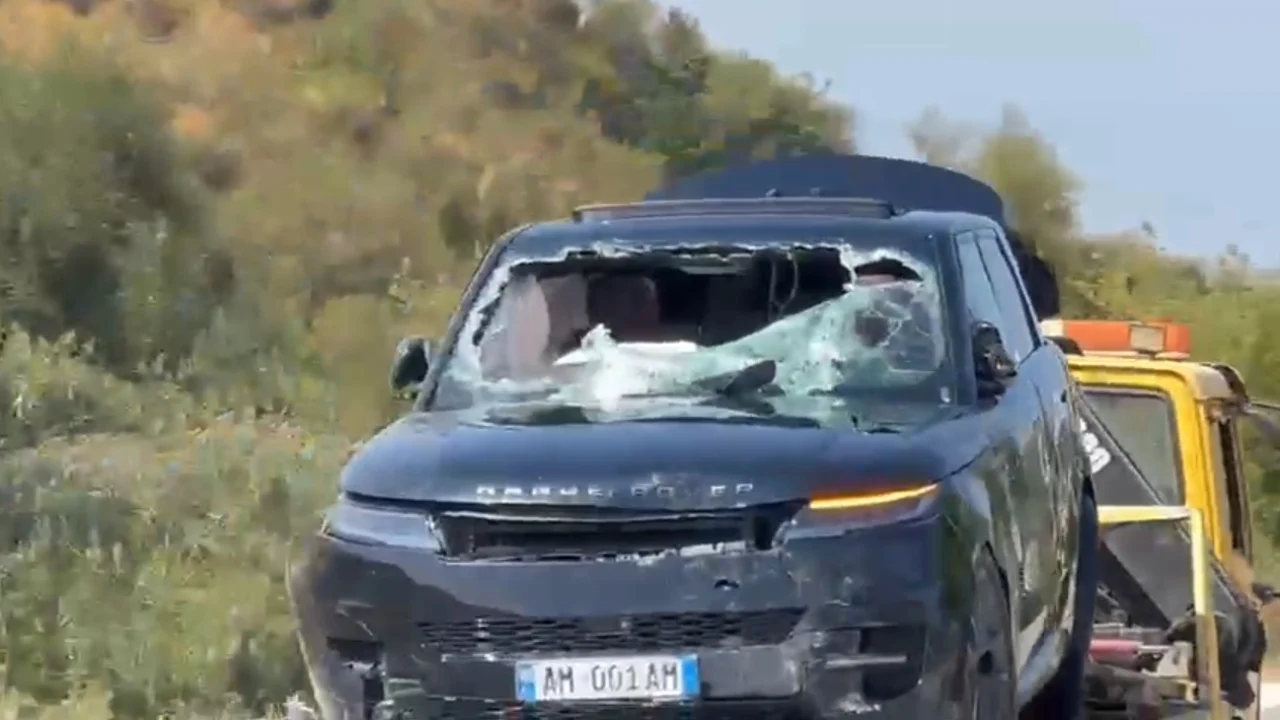 Të armatosur kërcënojnë pronarin e hotelit në Vlorë, dy nga autorët aksidentohen gjatë tentativës për t’i shpëtuar policisë