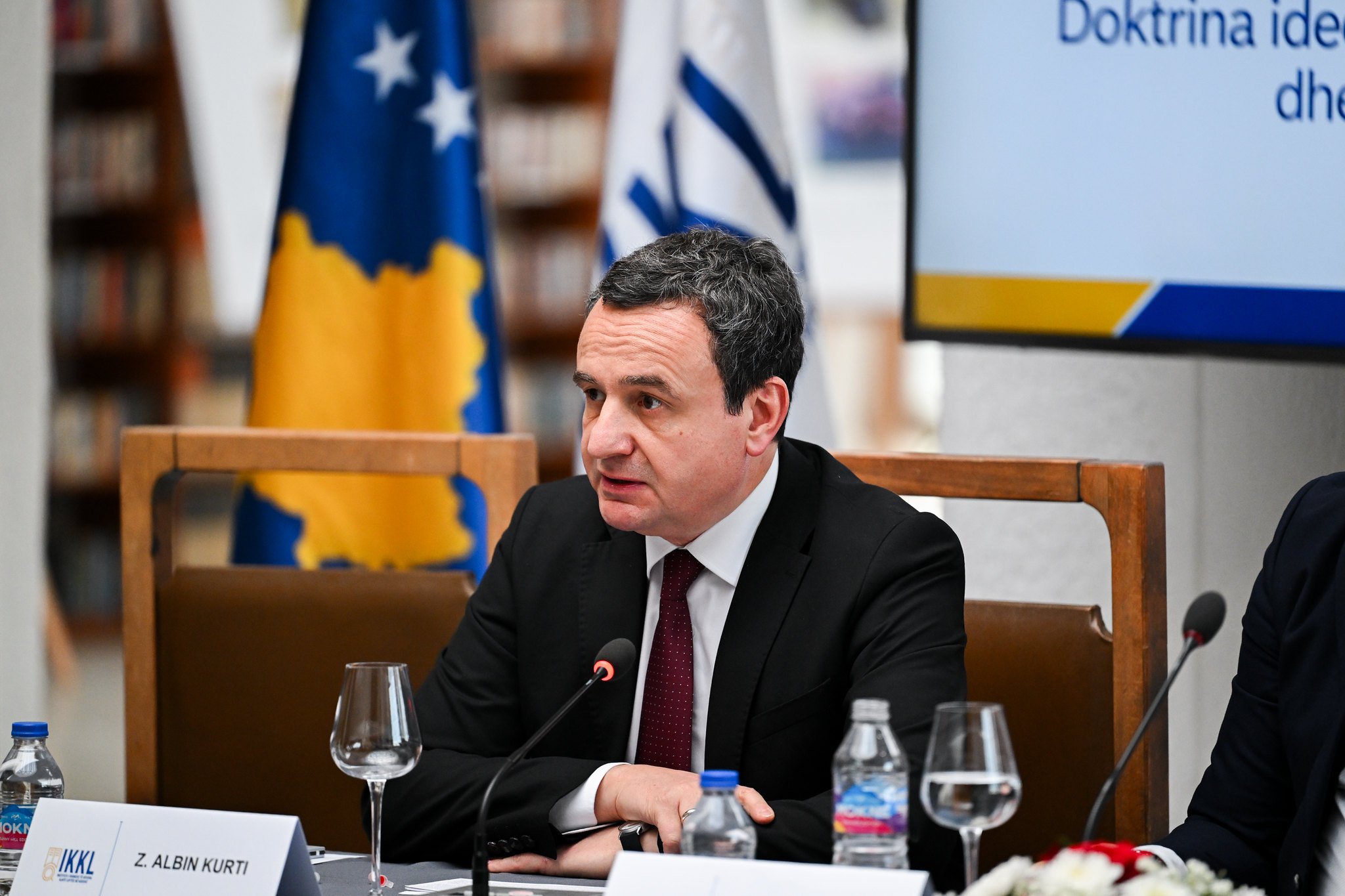 Kryeministri në detyrë Kurti mori pjesë në tryezën shkencore “Memorandumi i SANU: Roli i diskursit akademik serb në nxitjen e konflikteve dhe dhunës në ish-Jugosllavi”