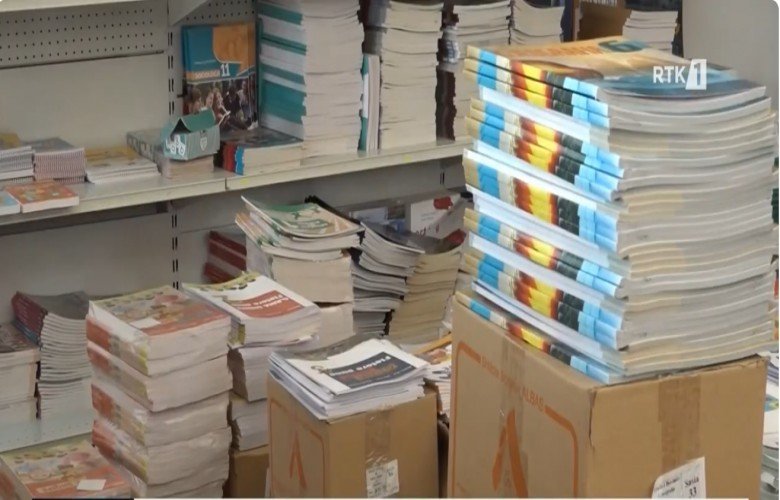Ditarët dhe dokumentacioni shkollor pritet të shpërndahen në fillim të javës