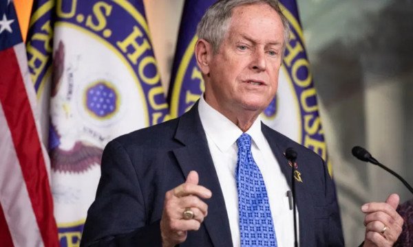 Wilson: Vuçiq e ka kthyer Serbinë në qendër për rekrutimin e sabotatorëve rusë