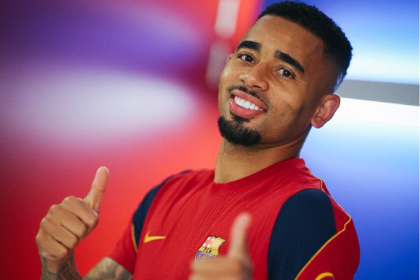 Gabriel Jesus një hap më pranë debutimit me Barcelonën