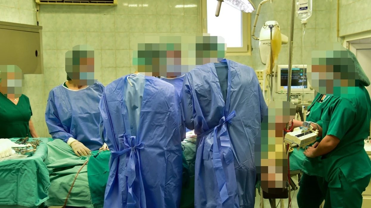 Ndërhyrje komplekse në Spitalin e Pejës, hiqet me sukses tumori retroperitoneal