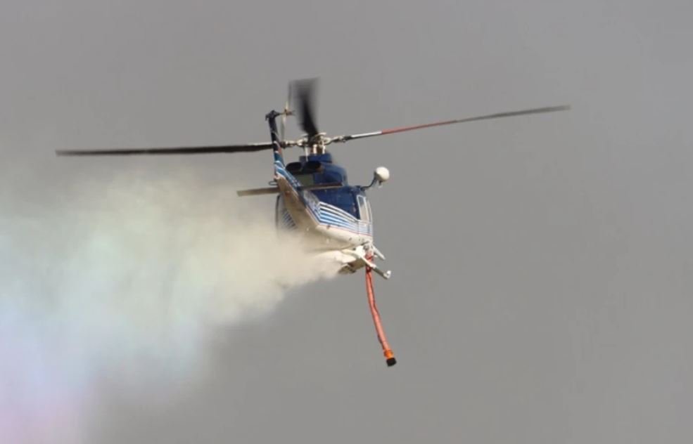 Zjarri në fshatin Graçan aktiv, angazhohen helikopterët e Armatës dhe “Air tractorët”