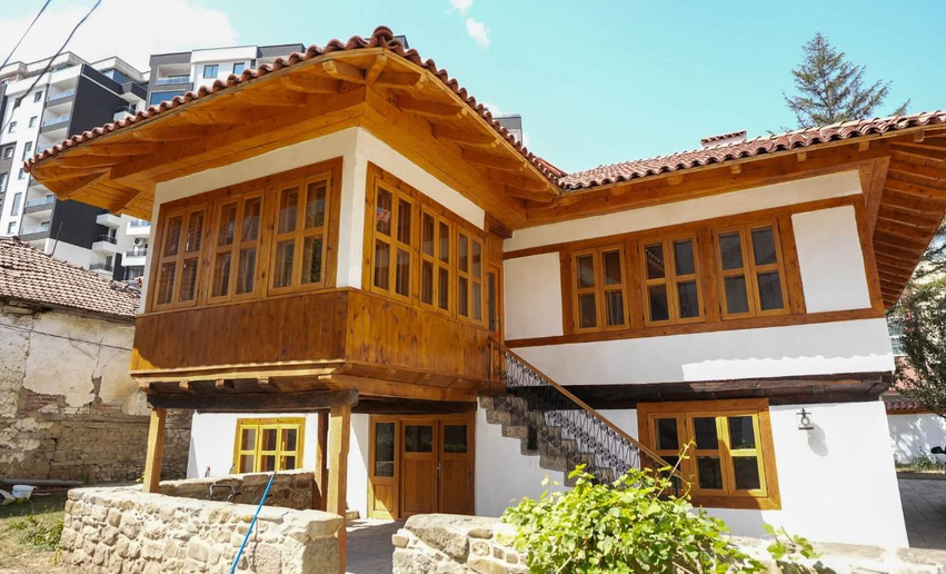 restaurohet-shtepia-e-familjes-koroglu-nje-deshmi-e-rralle-e-arkitektures