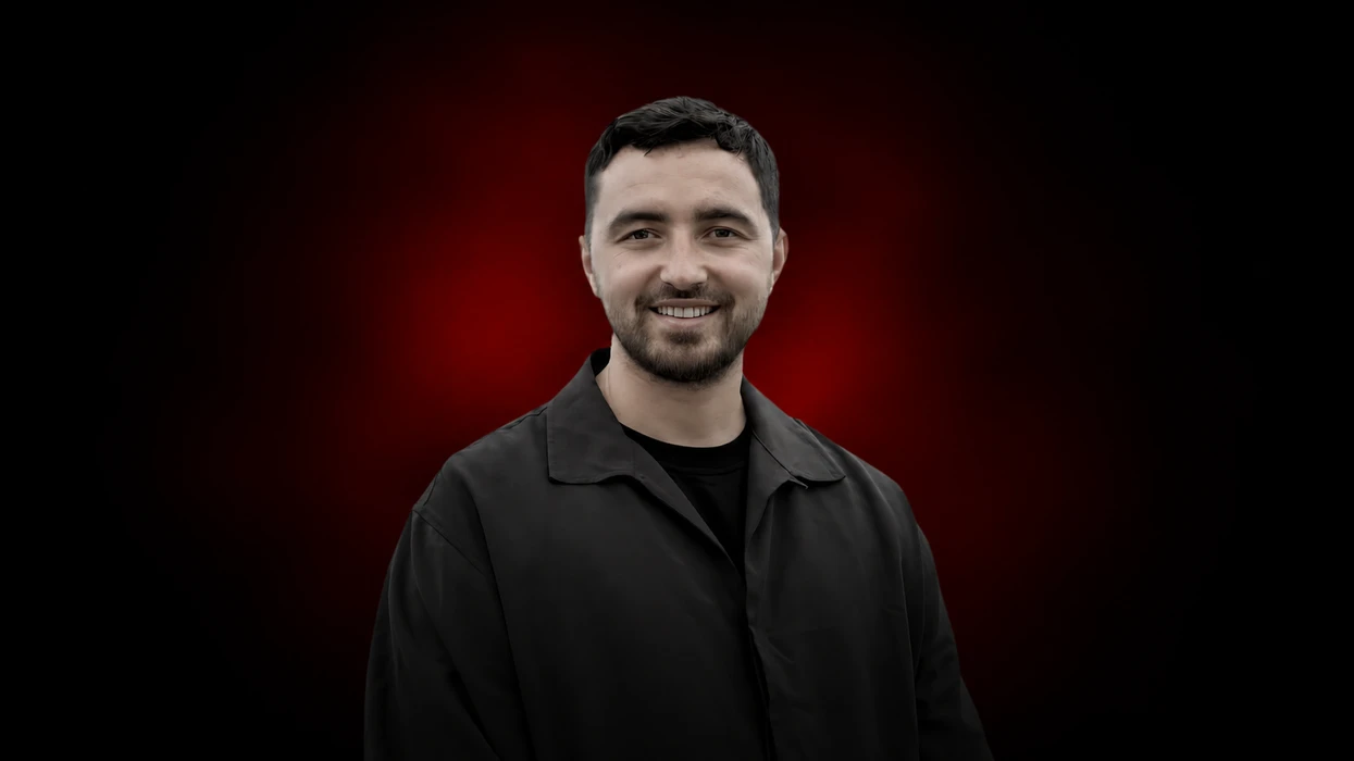 Motra e Laurent Krasniqit prek me fjalët emocionuese dedikuar vëllait të ndjerë