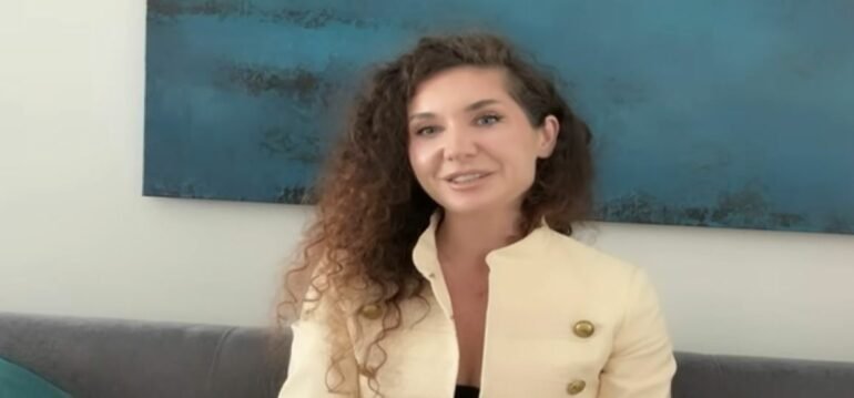 Vajza e Mirush Kabashit futet në politikë/ Garon për Këshillin Bashkiak në Kanada: Mbështes protestat në Shqipëri, qytetarët po ngrenë zërin!