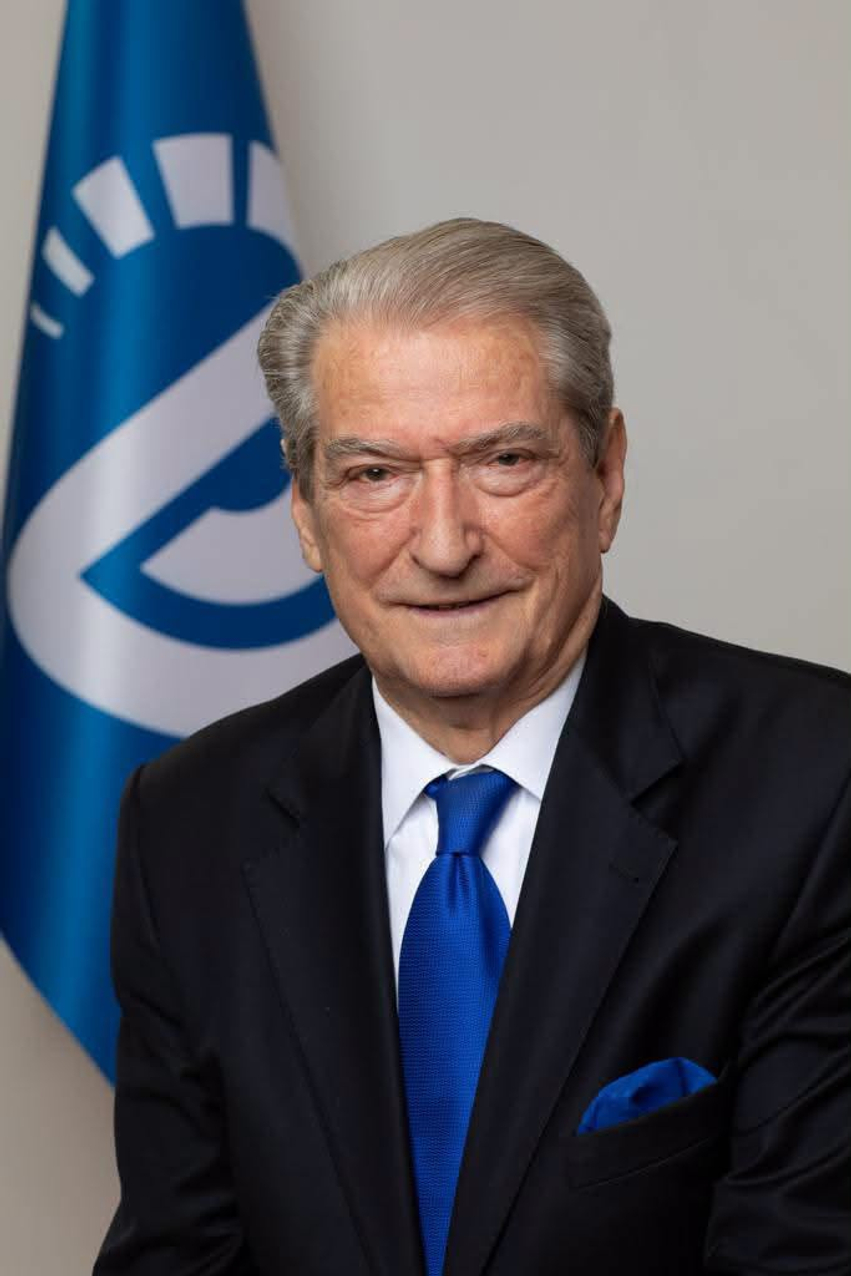  Fajin nuk e ka Europa   Berisha i kundërpërgjigjet Ramës  Përgjegjës janë padrinot që nuk ngopen duke vjedhur