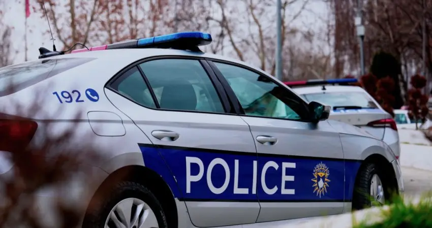 E mitura goditet nga vetura në Rudarë, dërgohet në spital