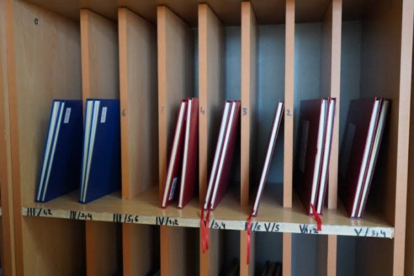 ​Mësimdhënësit mbajnë evidencën në fletë, një javë pa ditarë në shkolla