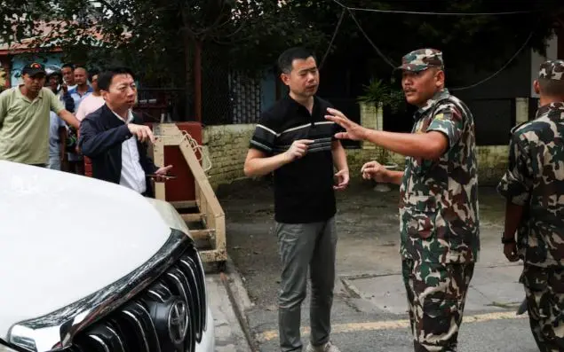 Shpëtohet pas 10 ditësh nën rrenoja të Nepalit