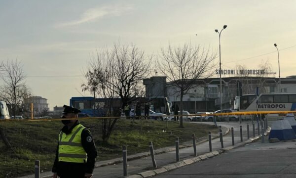 Gjendet një person i vdekur në stacionin e autobusëve në Prishtinë