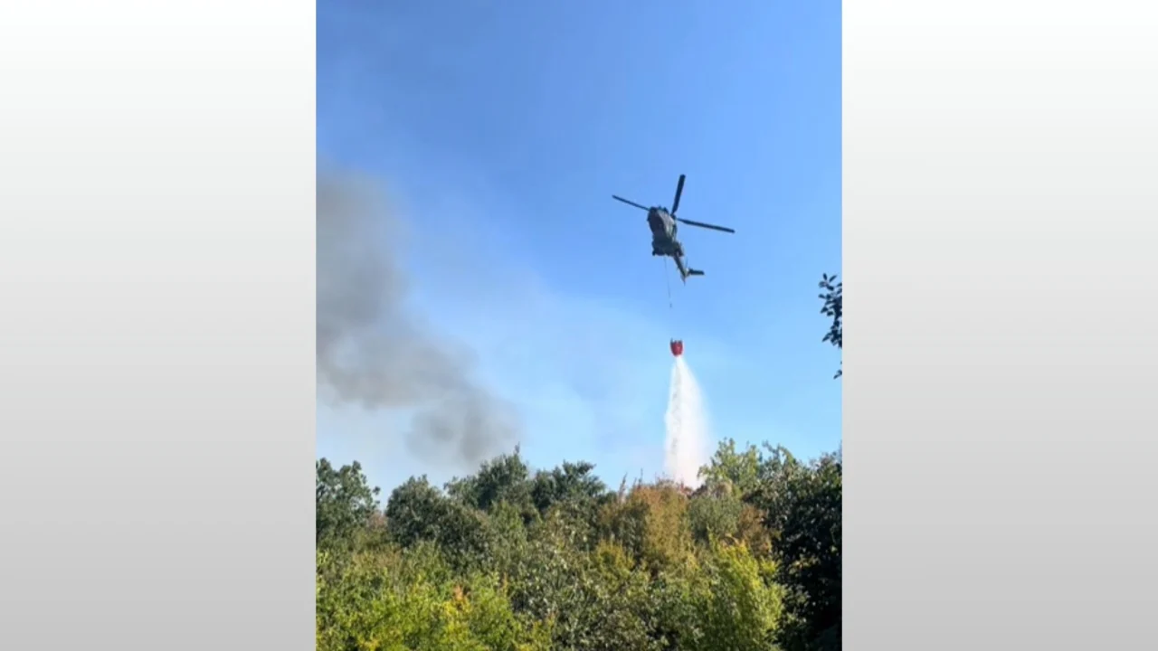 Zjarr i madh në Shkodër, flakët i afrohen banesave në Bardhaj dhe Myselim, ndërhyn helikopteri