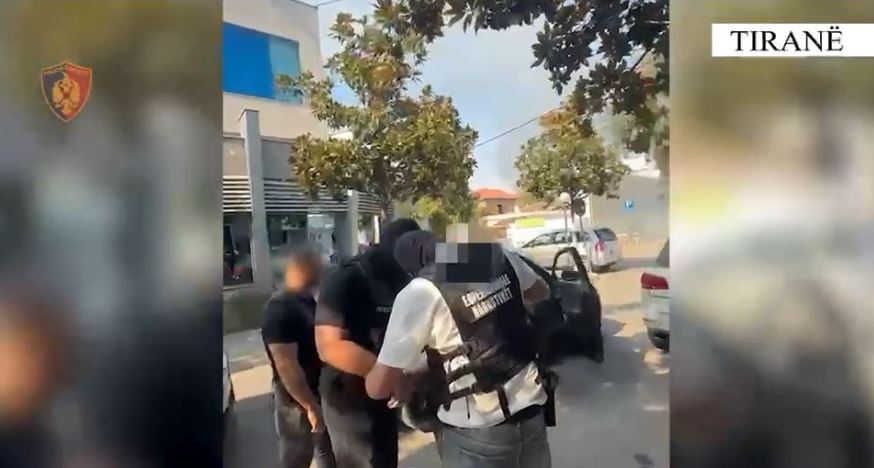 Drogë nga SHBA, arrestohet 20-vjeçari në Tiranë