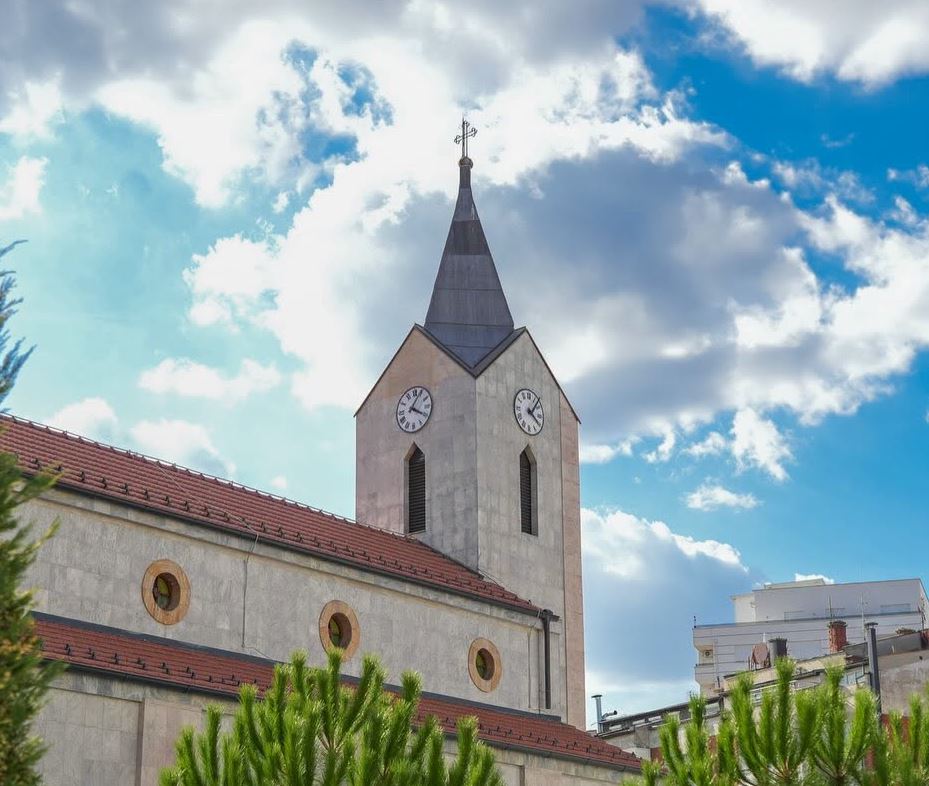 Përfundon restaurimi i Kishës Katolike “Engjëlli i Rojës” në Ferizaj