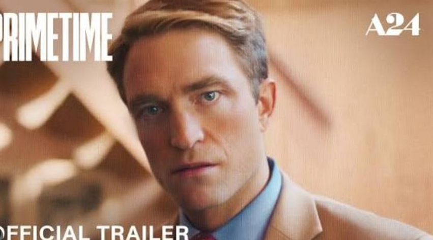 primetime-robert-pattinson-shkelqen-ne-satiren-e-erret-mbi-televizionin-qe-e-kthen-skandalin-ne-spektakel