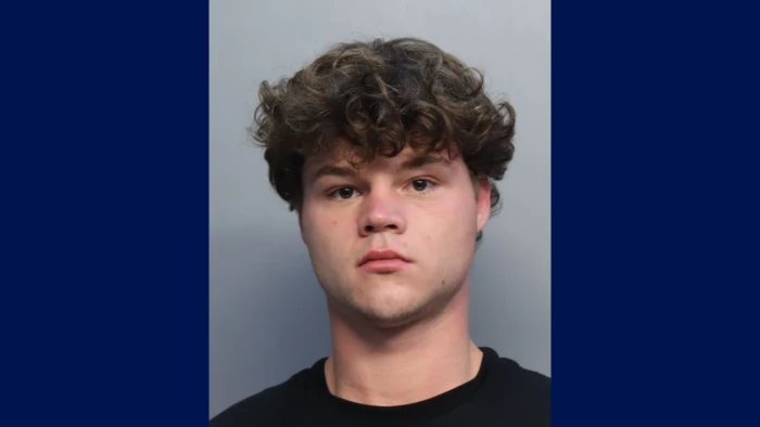 YouTube-ri amerikan arrestohet në Florida me akuzën e dhunës në familje