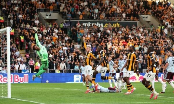Barazimi pa gola mes Hull dhe Aston Villa bën historinë