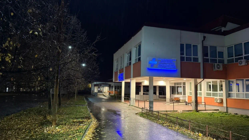 Sulm fizik brenda familjes në Klinë  lëndohen dy persona   dërgohen në spital