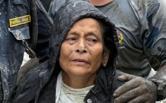  Pas 10 ditësh nën rrënoja, 64-vjeçarja gjendet e gjallë në Nepal