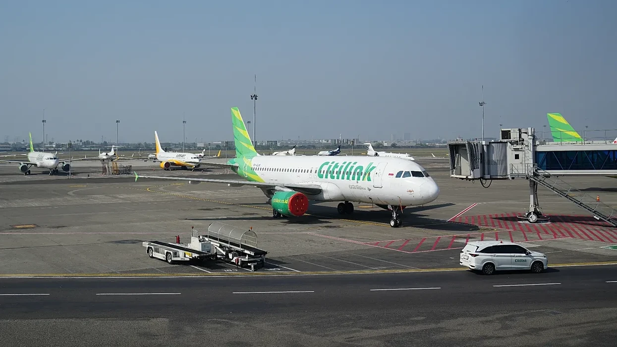 Shpërthen vullkani Anak Krakatoa, pezullohen fluturimet në aeroportin kryesor të Indonezisë