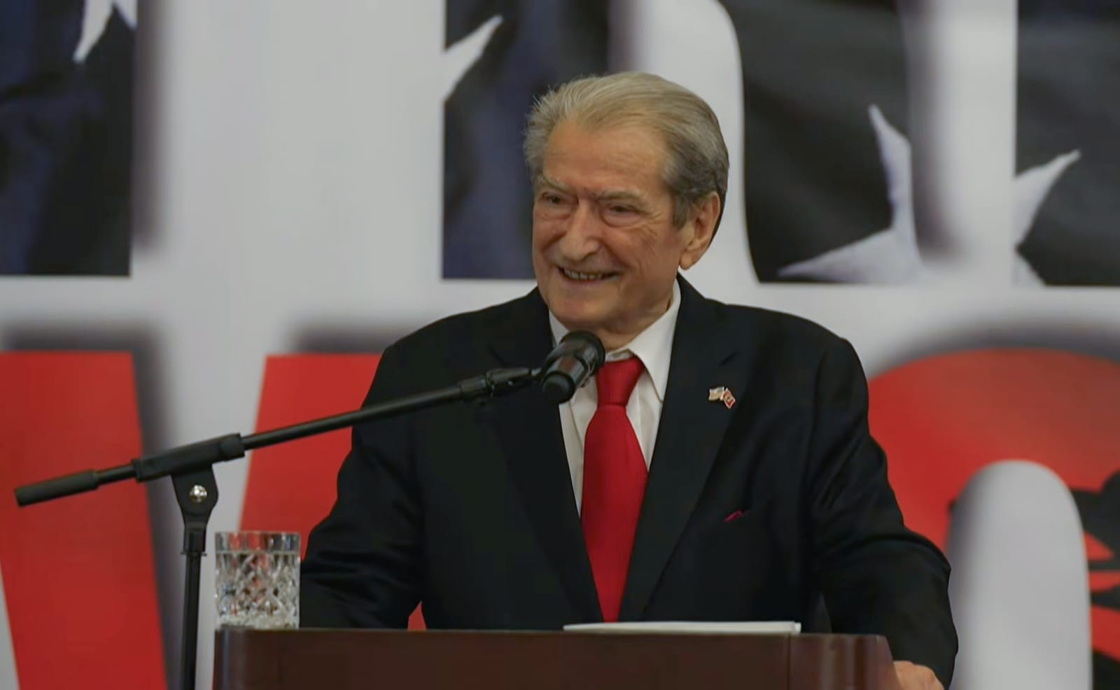 “Misioni ynë është të çlirojmë Shqipërinë nga narkoshteti!”/ Berisha: Kam besim se SHBA do të na ndihmojë në betejën kundër narkoshtetit
