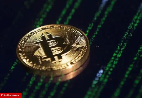 ​Bitcoin zbret nën 80 mijë dollarë