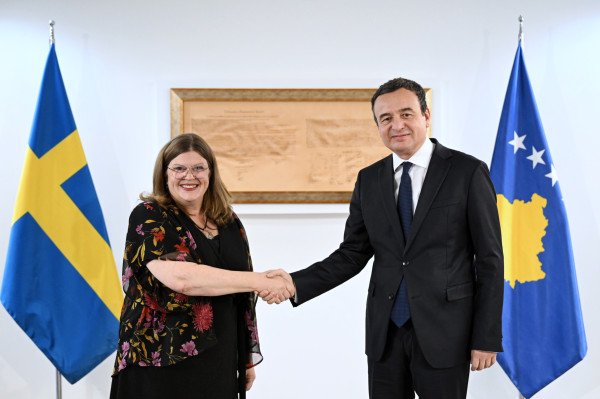 ​Kurti ritakon, pas 20 vjetëve, ambasadoren suedeze e cila gjithmonë kishte dashur të shërbejë në Kosovë