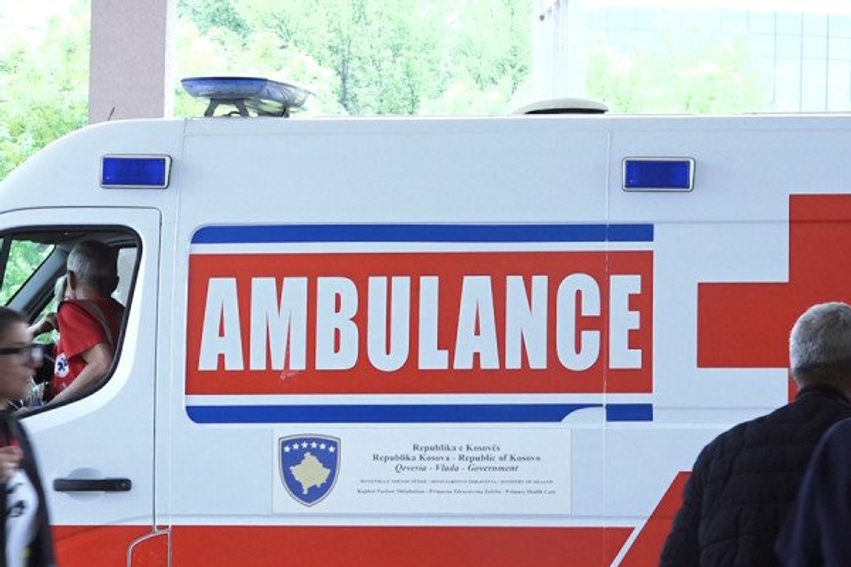 sulm-fizik-brenda-familjes-ne-kline-lendohen-dy-persona-dergohen-ne-spital