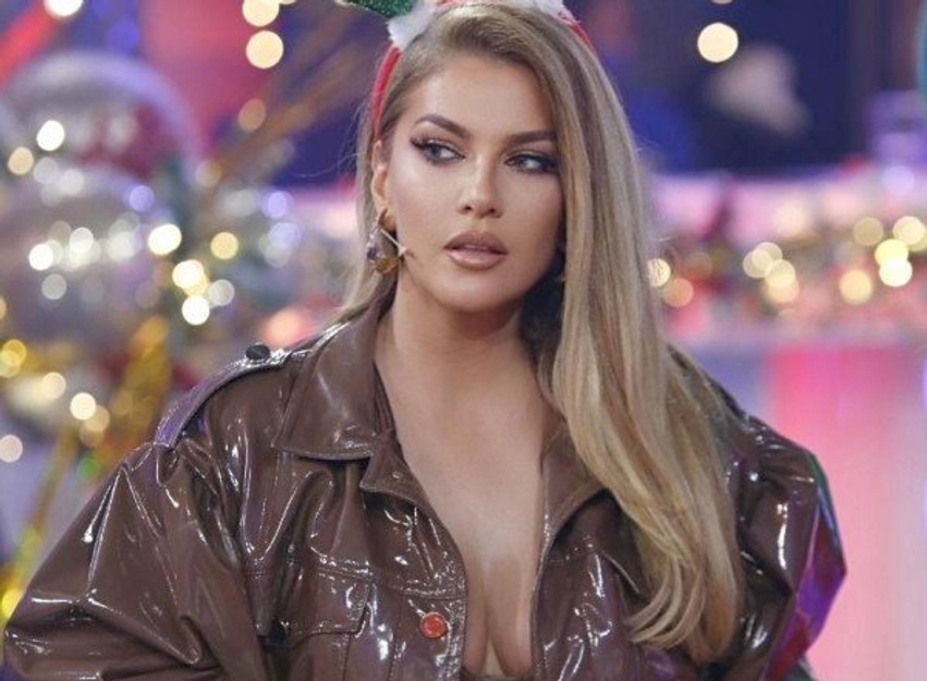 ​Leonora Jakupi i bashkohet thirrjes për Marshin për Liri më 12 shtator
