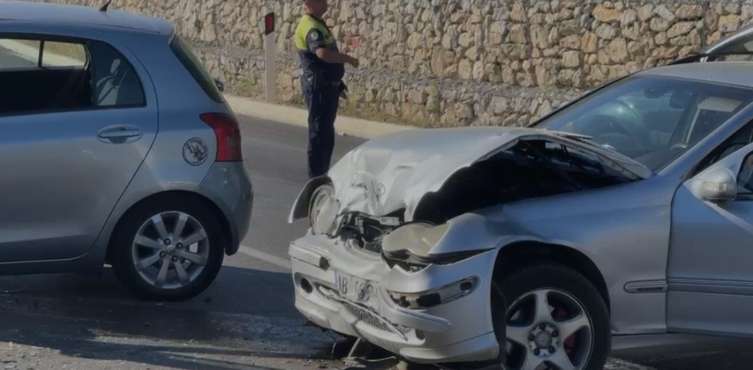 Përplasen dy automjete në aksin Pogradec – Korçë, plagosen dy persona