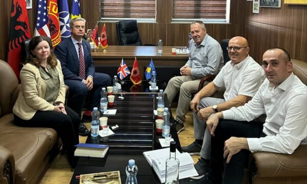 Ambasadori britanik te OVL e UÇK, veteranët: Takimet e tilla të rëndësishme për të përcjell zërin tonë te miqtë dhe partnerët