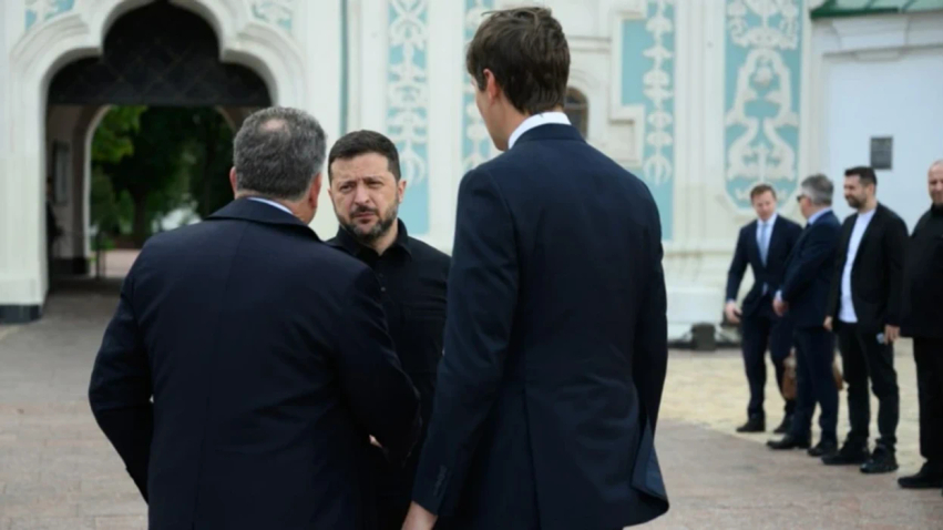 Zelensky merr mesazh nga të dërguarit e Trump se  rusët janë gati të negociojnë 
