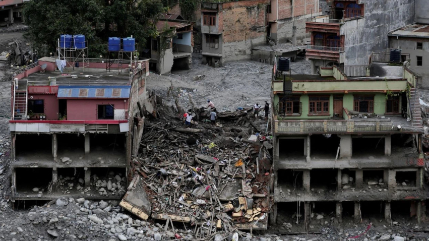 Nepali shpall ditë zie kombëtare pas përmbytjeve vdekjeprurëse  kërkimet për të zhdukurit vazhdojnë