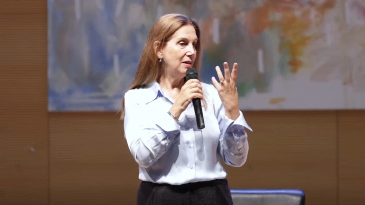 Viti i ri shkollor, ministrja Kumbaro me porosi për drejtorët