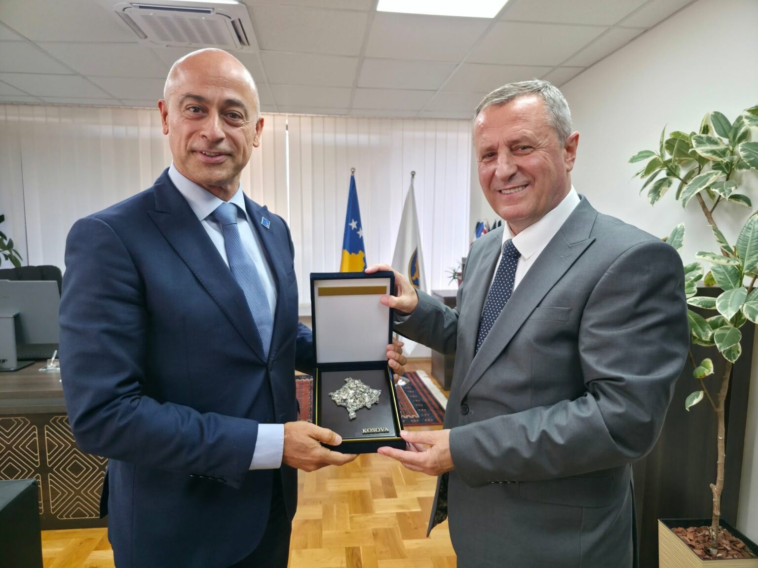 Kryeprokurori i Speciales takon shefin e ri të EULEX-it 