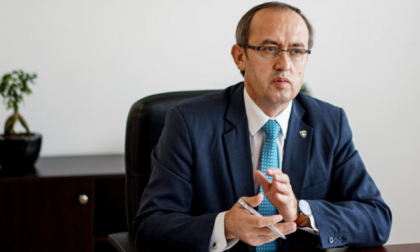 Jakupi shpërthen ndaj Hotit: Pusi është hapur, mos e ço LDK-në deri në fund