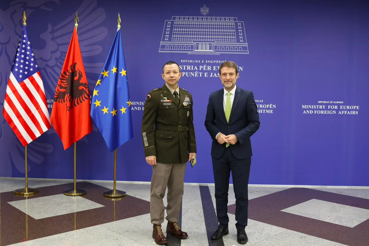 Ministri Hoxha takohet me Komandantin e Forcës Ndërkombëtare të Stabilizimit për Gazën: Shqipëria krah SHBA-ve për paqen dhe sigurinë