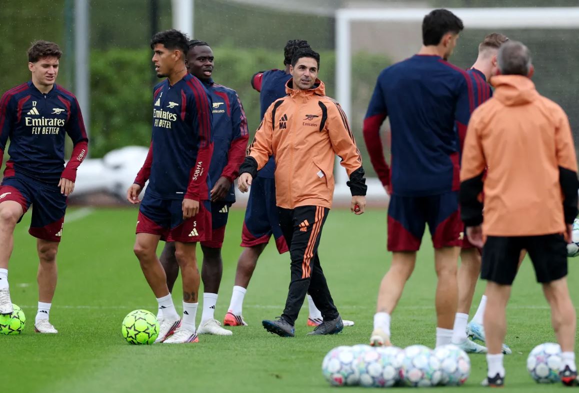 Arsenali vonohet dhe detyrohet të marrë leje nga UEFA