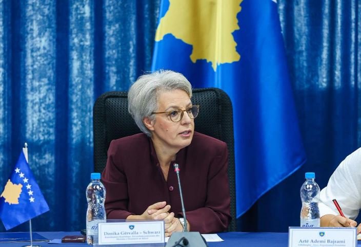 Gërvalla: Beogradi nderon kriminelin e Srebrenicës, BE-ja nuk duhet të heshtë