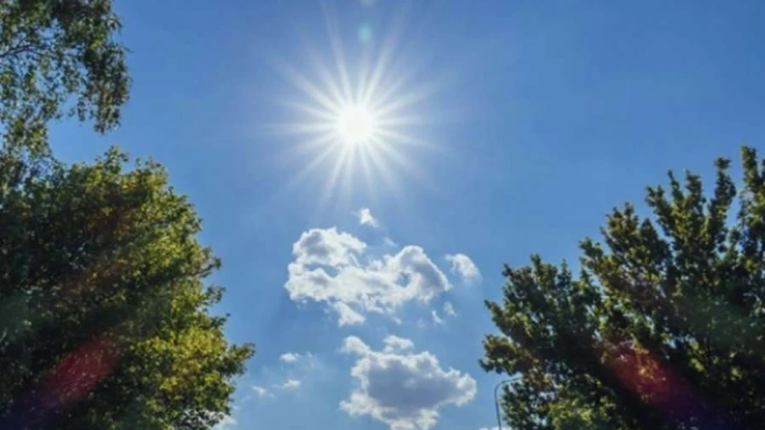 Vala e të nxehtit vijon  parashikohet mot i kthjellët dhe temperatura të larta për ditën e sotme