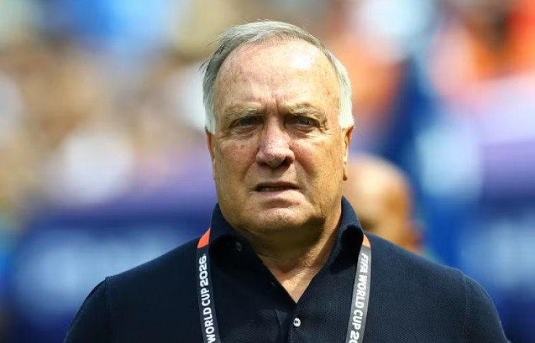 Advocaat vazhdon me Kurasao, zgjat kontratën deri në korrik