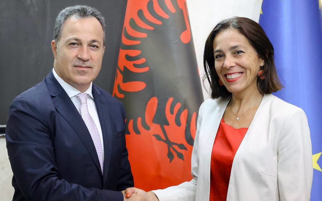Peleshi pret ambasadoren e BE: Shqipëria intensifikon rrugëtimin drejt integrimit evropian