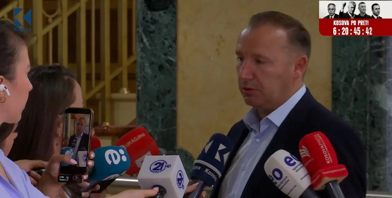 Zemaj i ashpër: Lojë politike e VV-së me bashkëpunëtorin e tyre Simiq