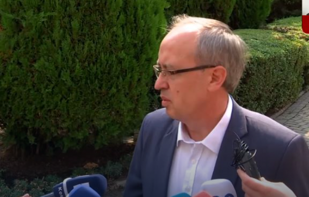 A do ta dërgojë LDK-ja seancën konstituive në Kushtetuese? Flet Hoti