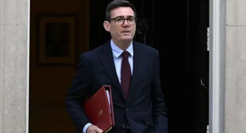 Tensionet për Ishujt Falkland  Burnham  Britania do të jetë e palëkundur në mbrojtjen e tyre