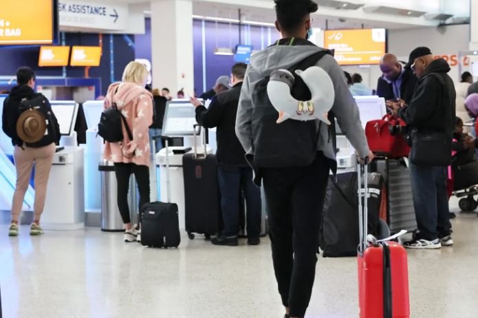 Bllokimi i trafikut ajror në Britani/ Hetimet: Shkak regjistrimi i një fluturimi ushtarak në sistemin civil