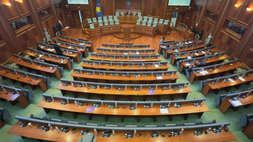 Përplasje  kundërshti dhe refuzim për presidentin   Si u konstituua Kuvendi i parë pas luftës