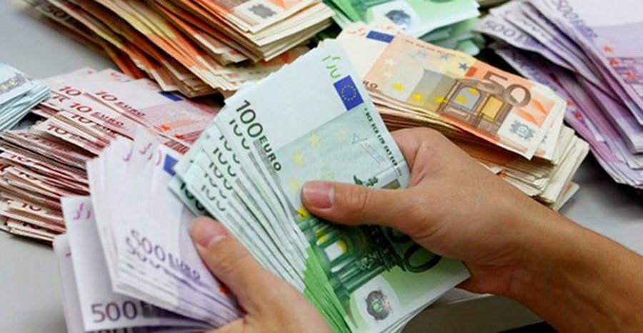 Rekord i ri historik, emigrantët dërguan në Shqipëri 621 miliardë lekë në 6-mujorin e parë të vitit